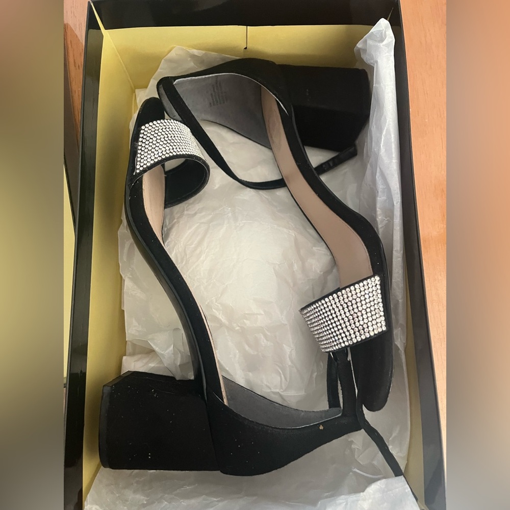 Elegant Black Women's Shoes with Rhinestone Accents